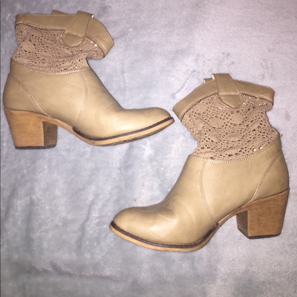 Ankle boots